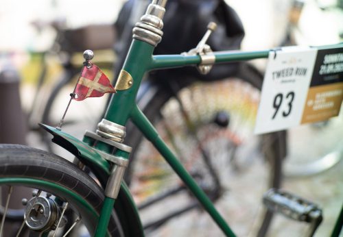 Kleiner Wimpel auf vorderen Schutzblech